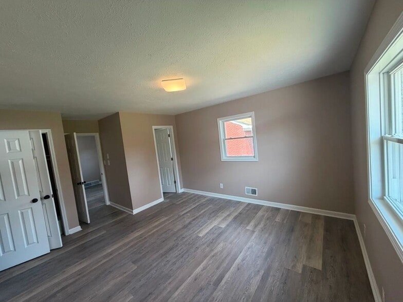 Building Photo - 5209 Eugene Way