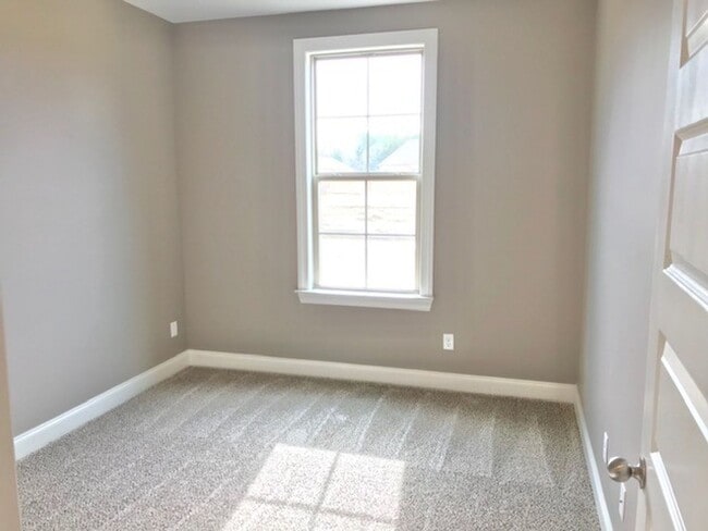 Building Photo - 100 Birkdale Dr