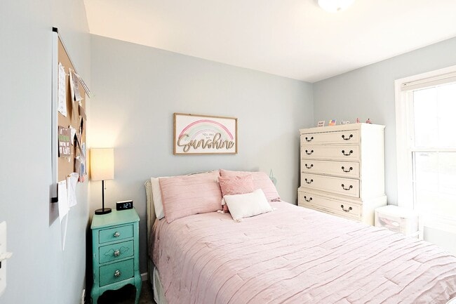 Building Photo - Spacious Pet-Friendly Hollymead Home With Updates