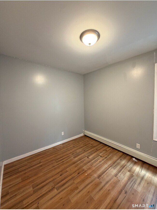 Building Photo - 589 Winchester Ave