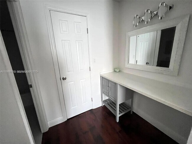 Building Photo - 1849 S Ocean Dr