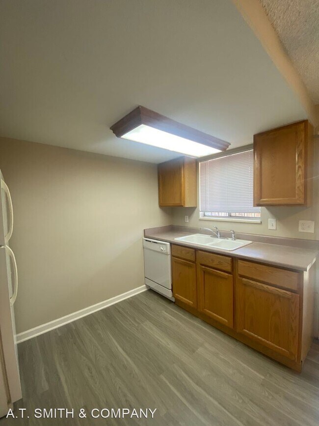 Building Photo - 2 br, 1.5 bath House - 1791 Quail Street