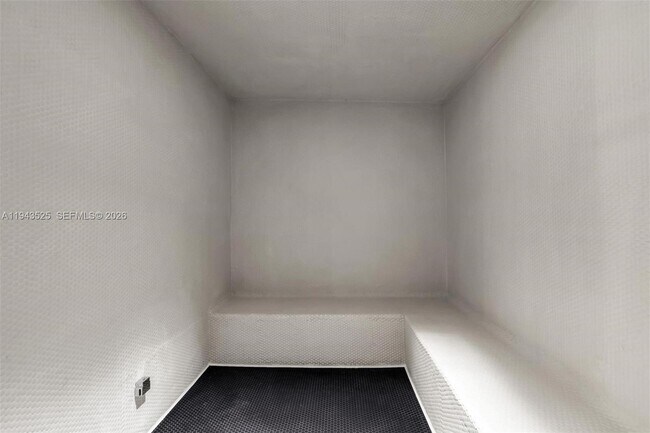 Building Photo - 225 N Miami Ave