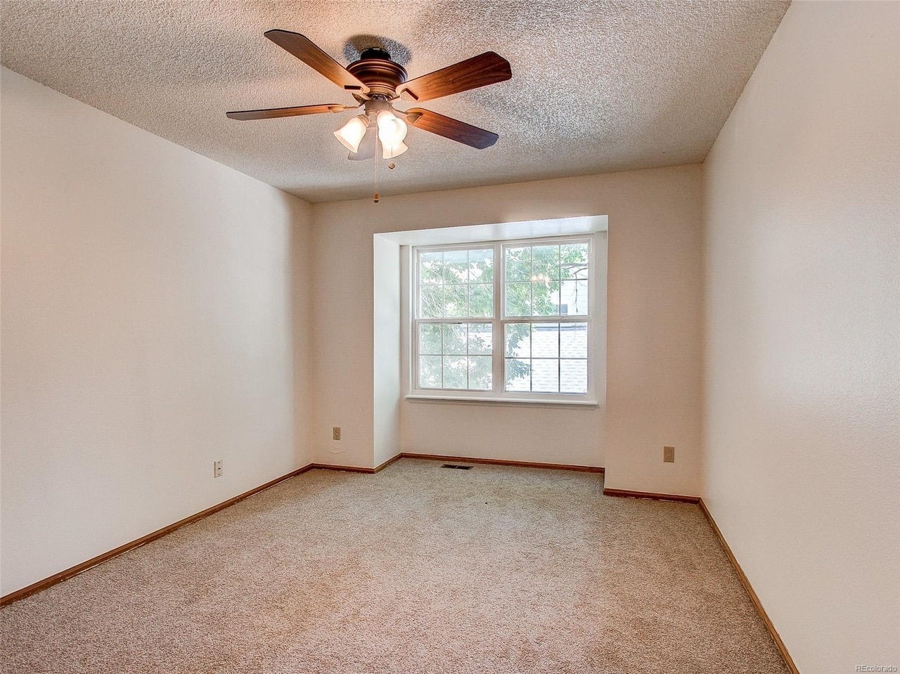 Building Photo - 8336 W 87th Dr