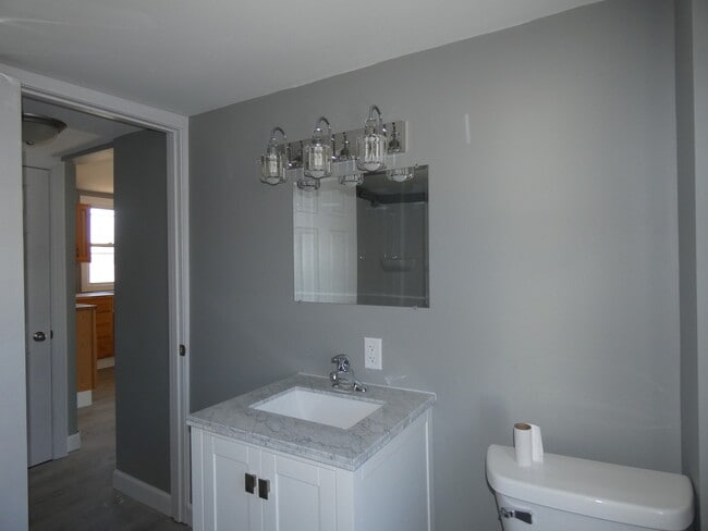 Building Photo - 391 E Marsile St