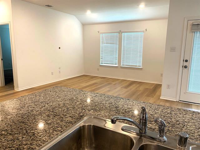 Building Photo - 3307 Brookstone Dr