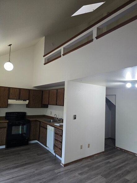 Building Photo - 4501 Boardwalk Dr
