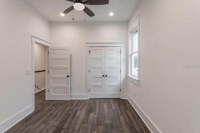 Building Photo - 1408 E Curtis St