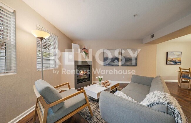 Building Photo - Modern Comfort and a Garage in Prime Aurora Location