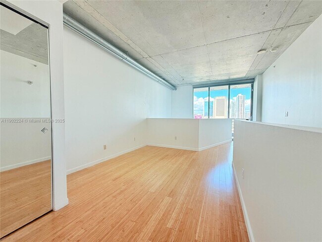 Building Photo - 690 SW 1st Ct