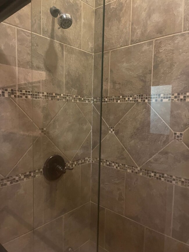 Building Photo - Fully Furnished Three Bedroom, Two Bathroo...