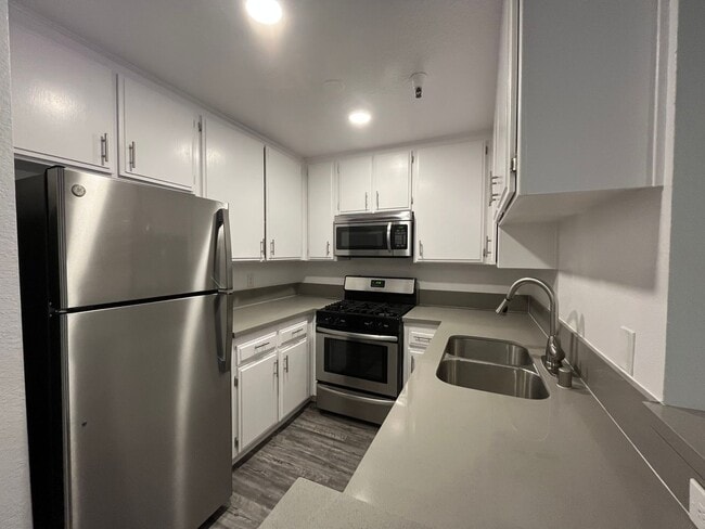 Interior Photo - 4378 Sepulveda Blvd