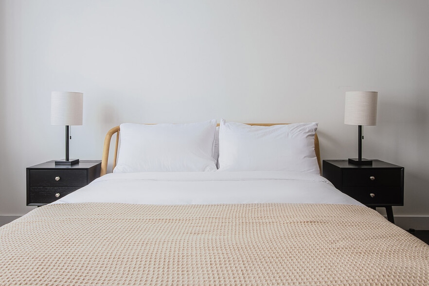 Building Photo - 666 West End Ave