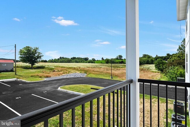 Building Photo - 1000 COLBY Ln