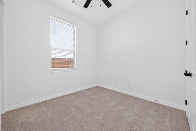Building Photo - 23639 Red Rowan Ln