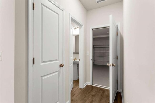 Building Photo - 3217 Hidden Valley Cir