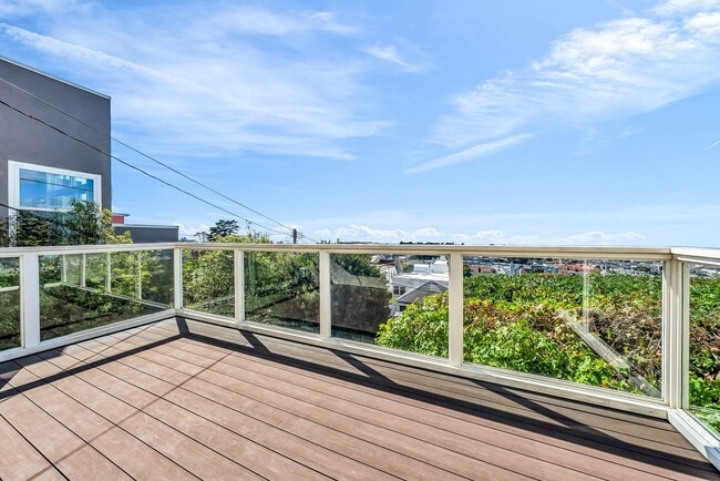 Building Photo - Gorgeous Golden Gate Heights home with gar...