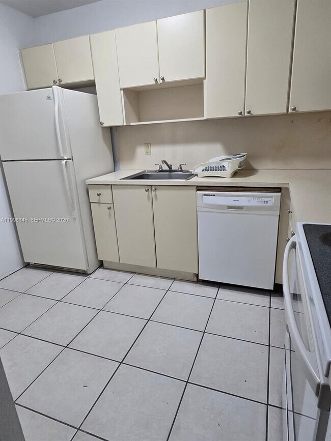 Building Photo - 9972 SW 88th St