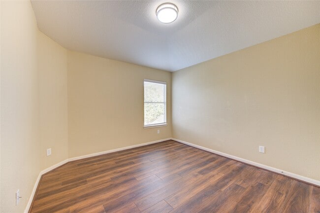 Building Photo - 5011 Moss Garden Ln