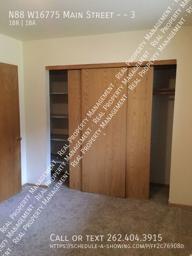 Building Photo - Lower 1 Bedroom Private Entry Apartment