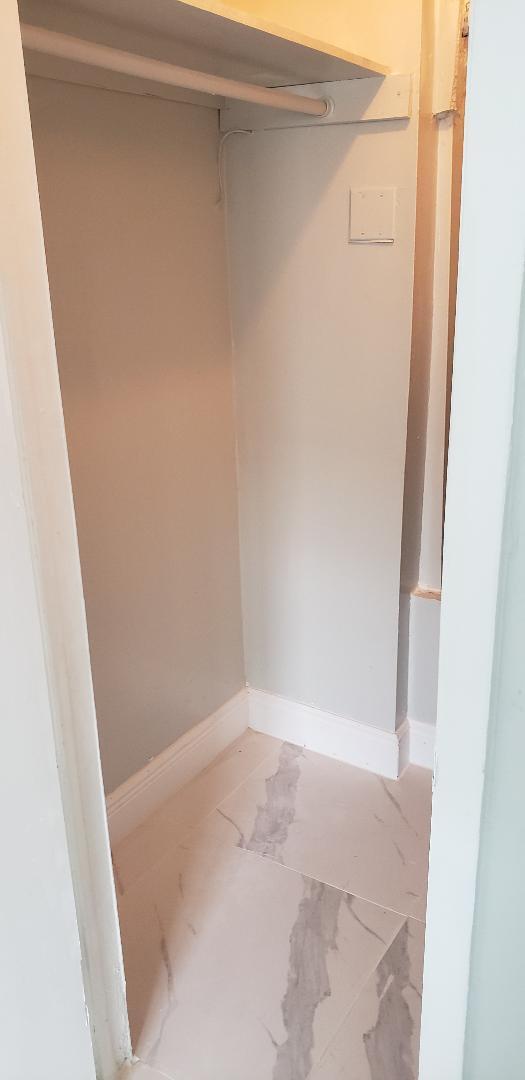 Closet - 5700 NW 28th St