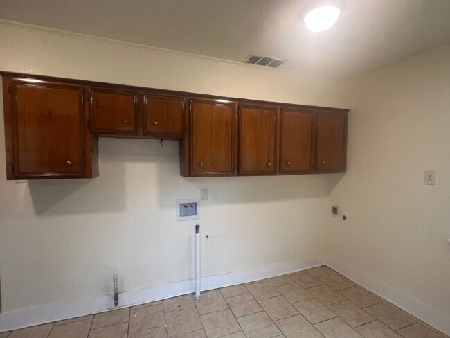 Building Photo - Home for Rent $1000