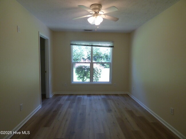 Building Photo - 408 Spring Hill Loop