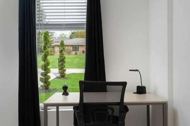 Building Photo - 4016 Eaton Dr