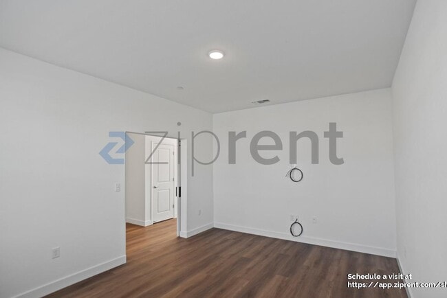 Building Photo - 426 Gold Coast Rd