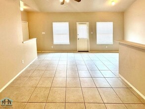 Building Photo - Charming Duplex for Rent: Your Ideal Home Awaits!