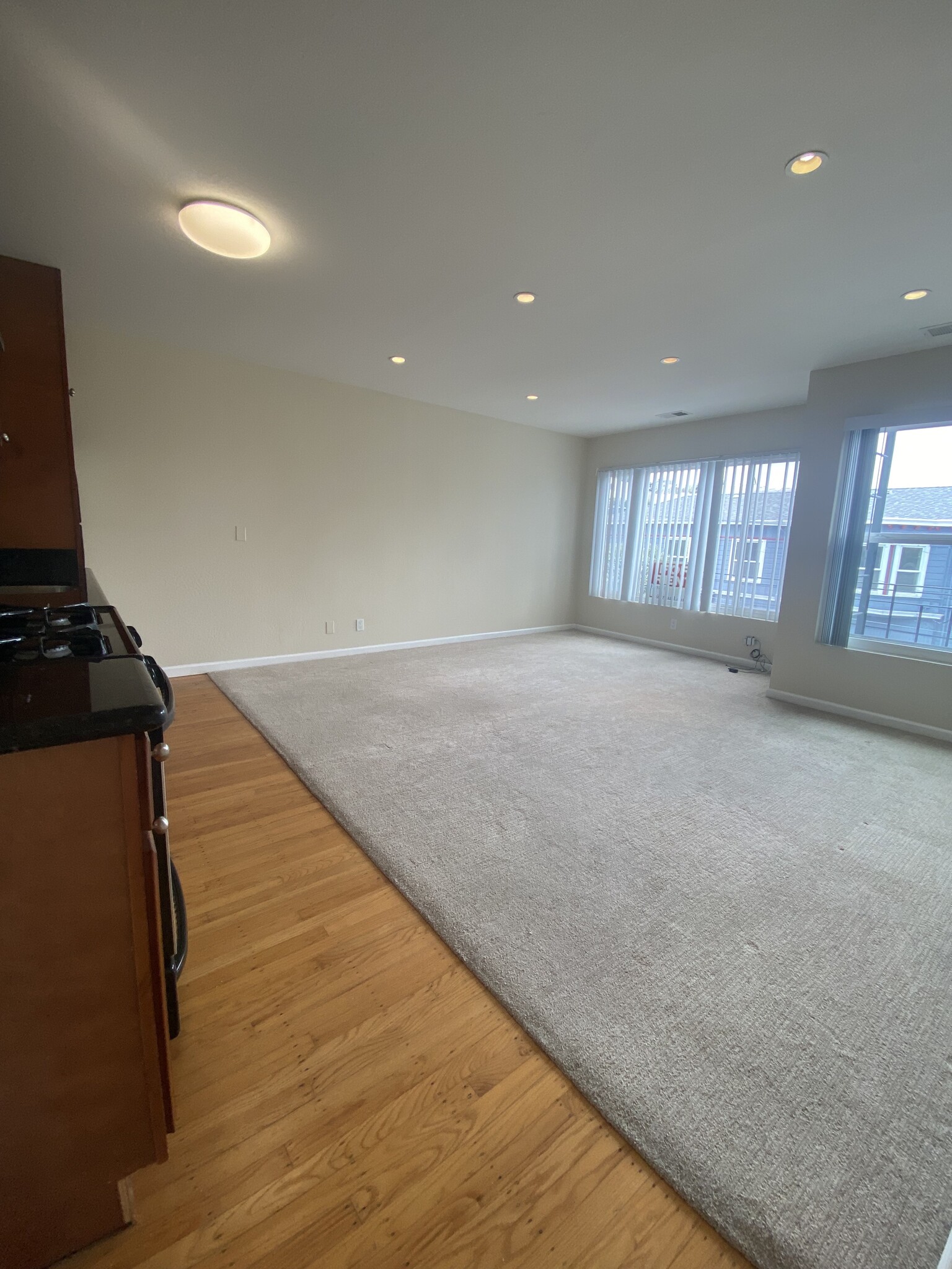 Building Photo - 385 29th St