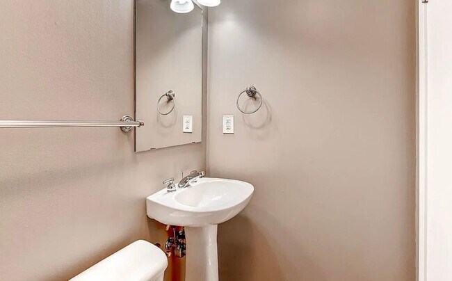 Building Photo - 1050 Cherokee St