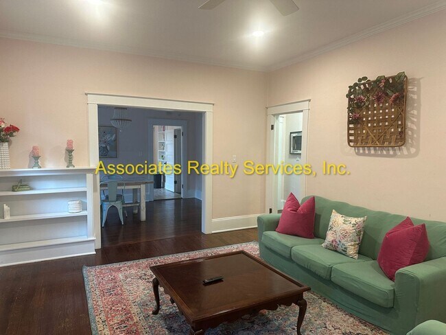 Building Photo - Totally Remodeled Vintage Home - FULLY FURNISHED!!!