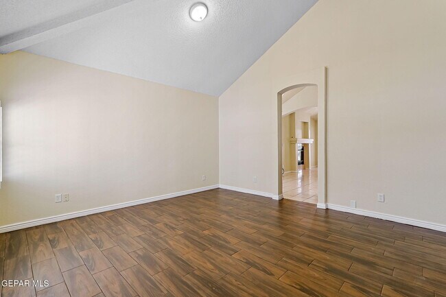 Building Photo - 13709 Paseo Hermoso Dr