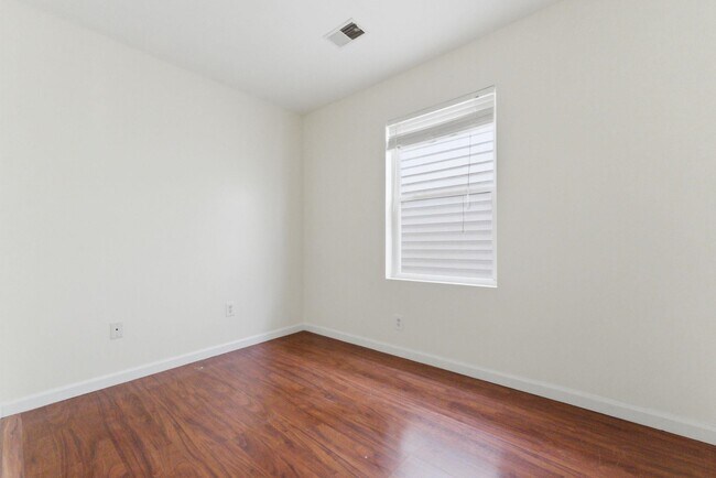 Building Photo - 46 Armstrong Ave