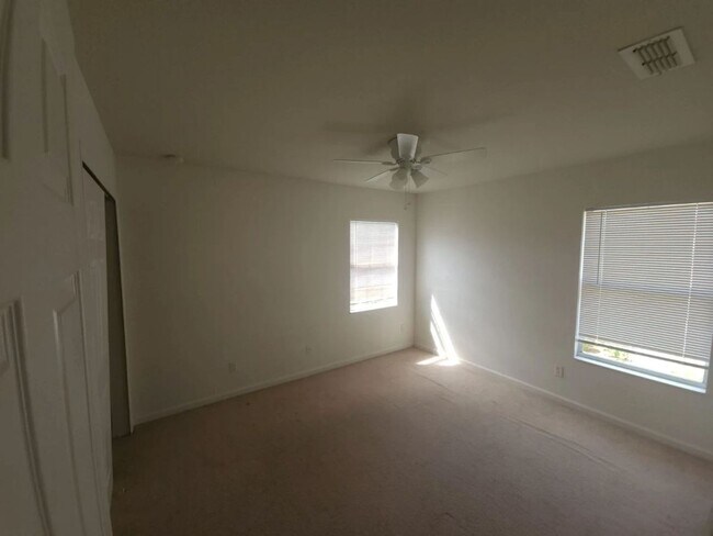 Building Photo - 5/3.5 Balboa Blvd~Verde Ridge~Large & Lovely!