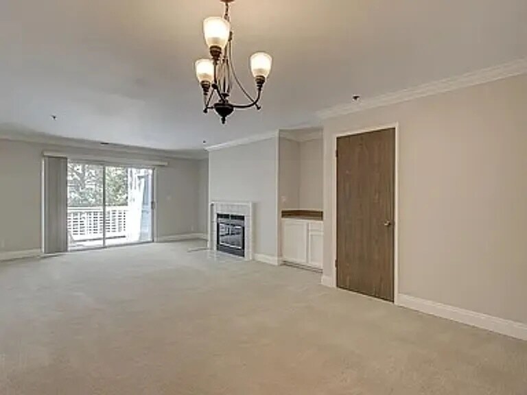 Building Photo - 1370 Las Juntas Way