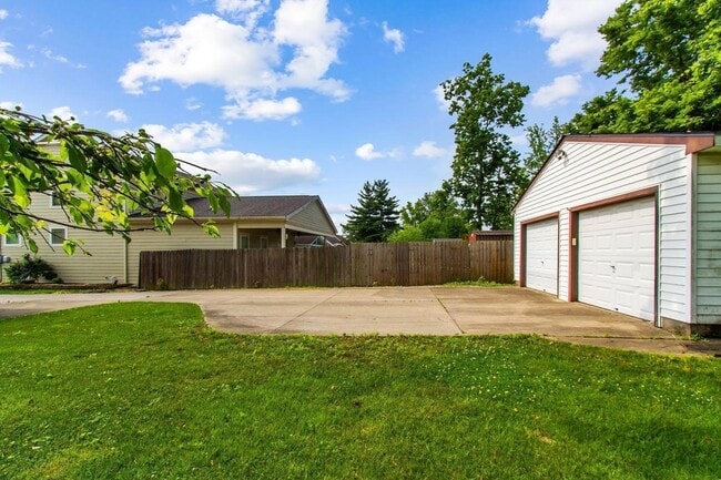 Building Photo - 7255 Osceola Dr