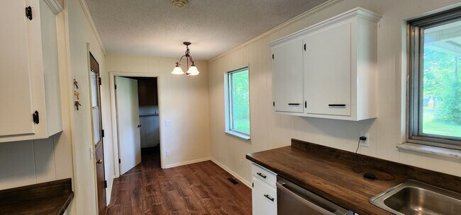 Building Photo - 6836 Bacon Ln