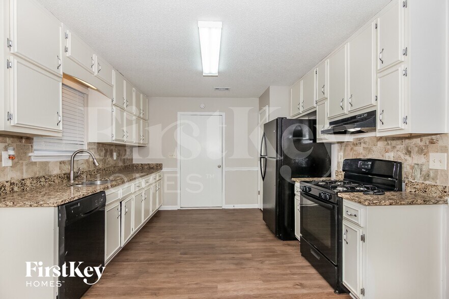 Building Photo - 150 Domino Ct