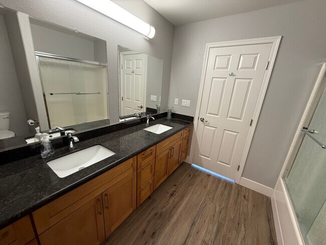 Building Photo - NEW PHOTOS! Two-level home located in Coff...
