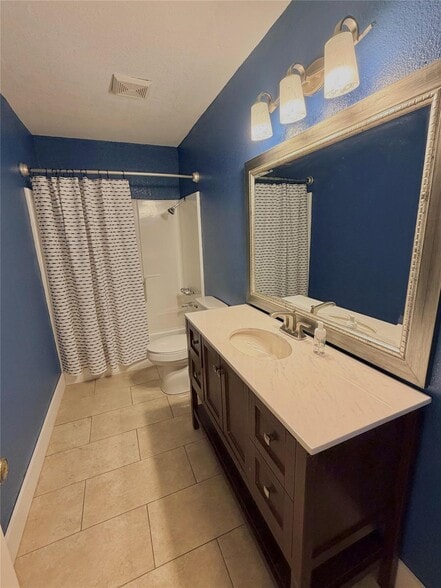 Building Photo - 228 Prairie View Ln