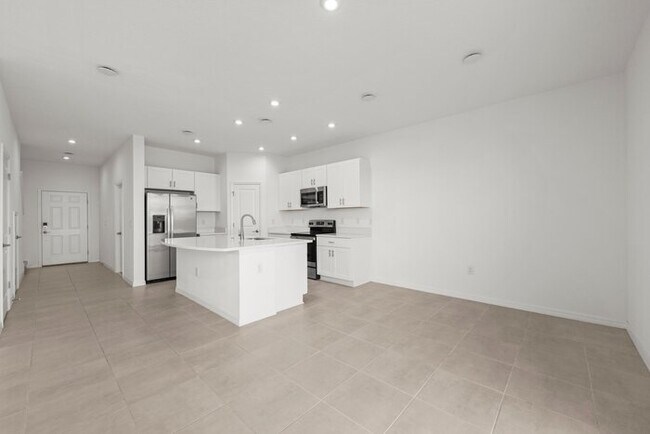 Building Photo - 3 Bedroom and 2.5 Bath Home in Skye Ranch ...
