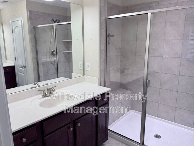 Building Photo - 136 Spring Pine Ln