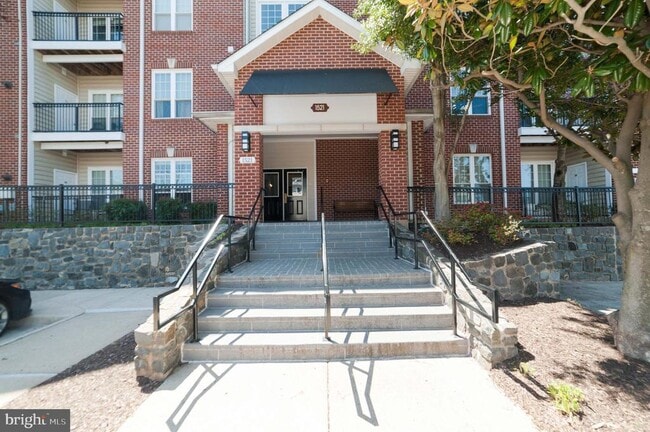 Building Photo - 1521 Spring Gate Dr.