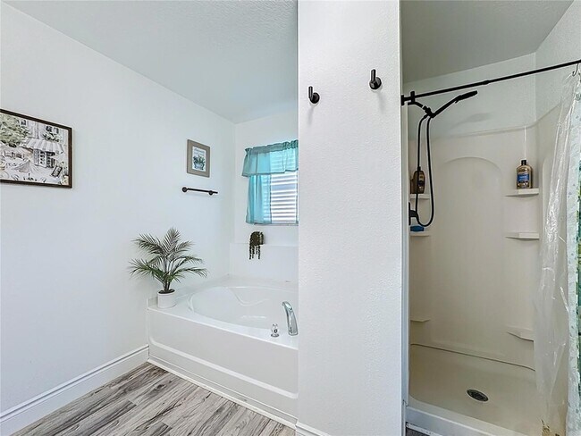 Building Photo - 13841 Chihuly Ct