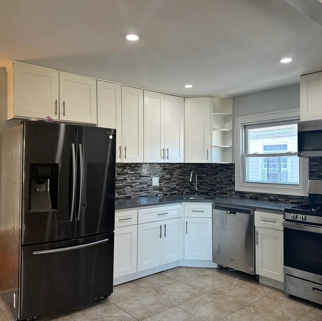 Primary Photo - 23048 148th Ave