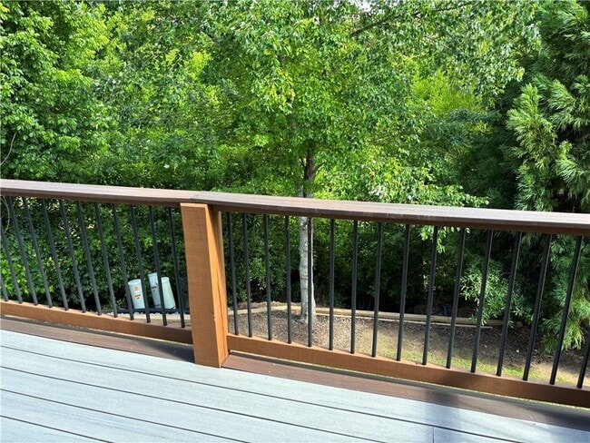 Building Photo - 121 Riverwatch Ct