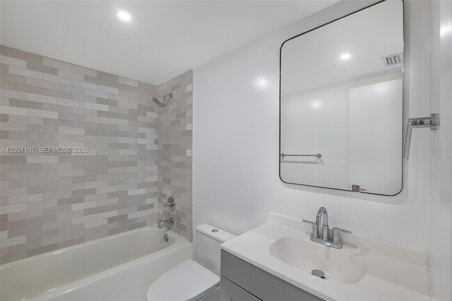 Building Photo - 3582 NE 171 St