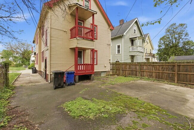 Building Photo - 479 E 126th St